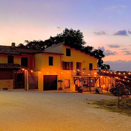 Chiaraluce Country House Massignano エクステリア 写真