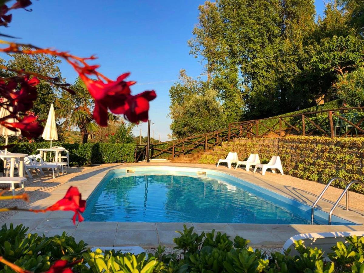 Chiaraluce Country House Massignano エクステリア 写真